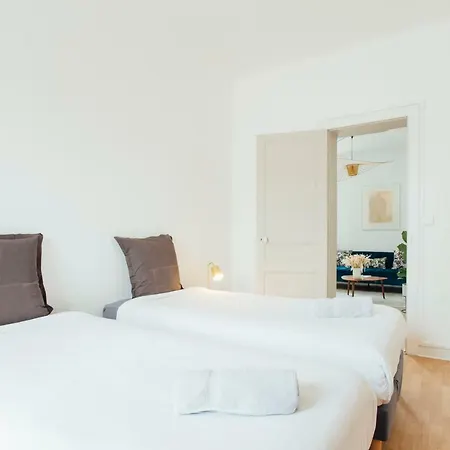 Sandy - 2 Bedrooms Biarriz